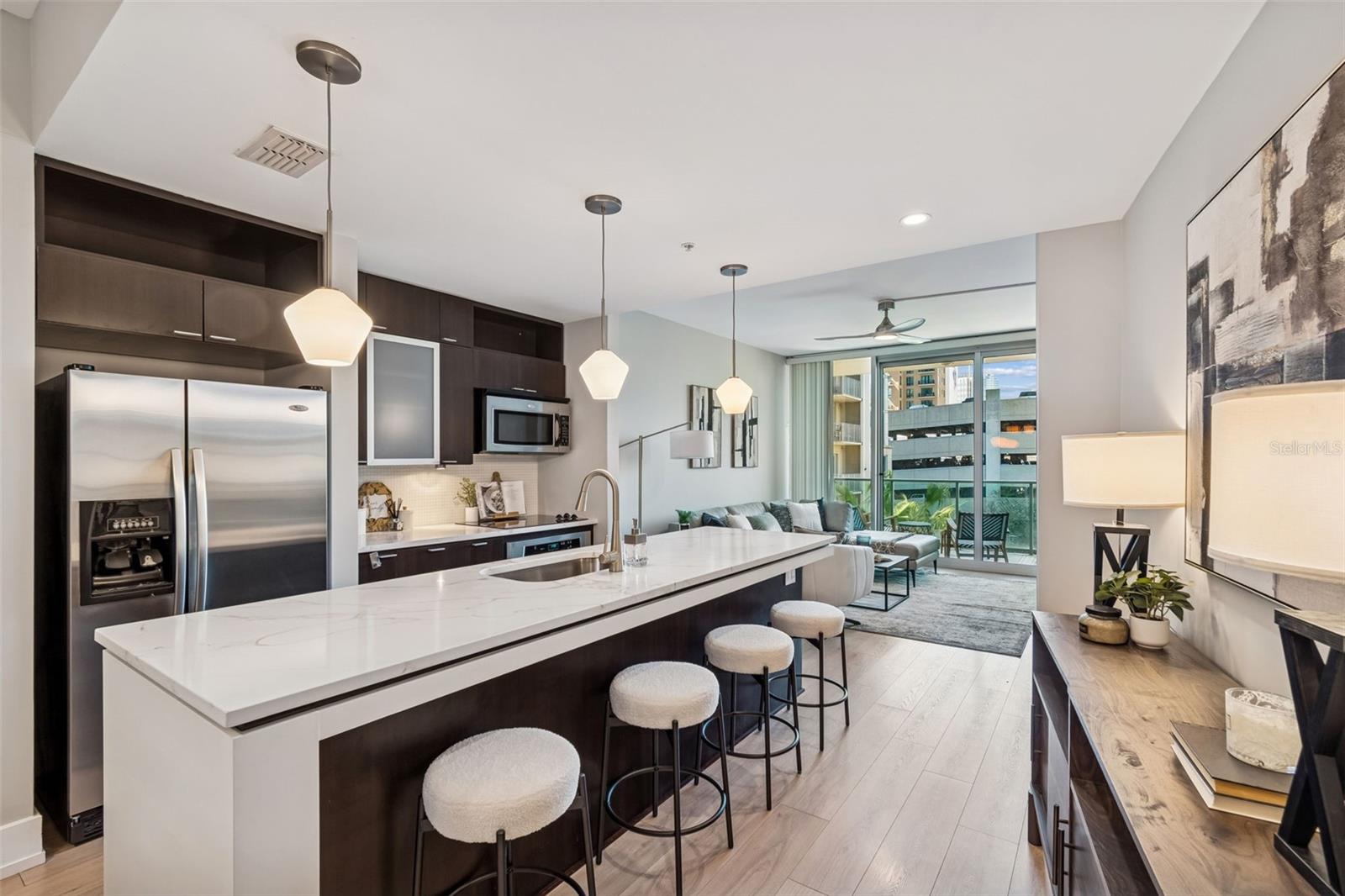 Listing photo id 6 for 111 12th Street 1402