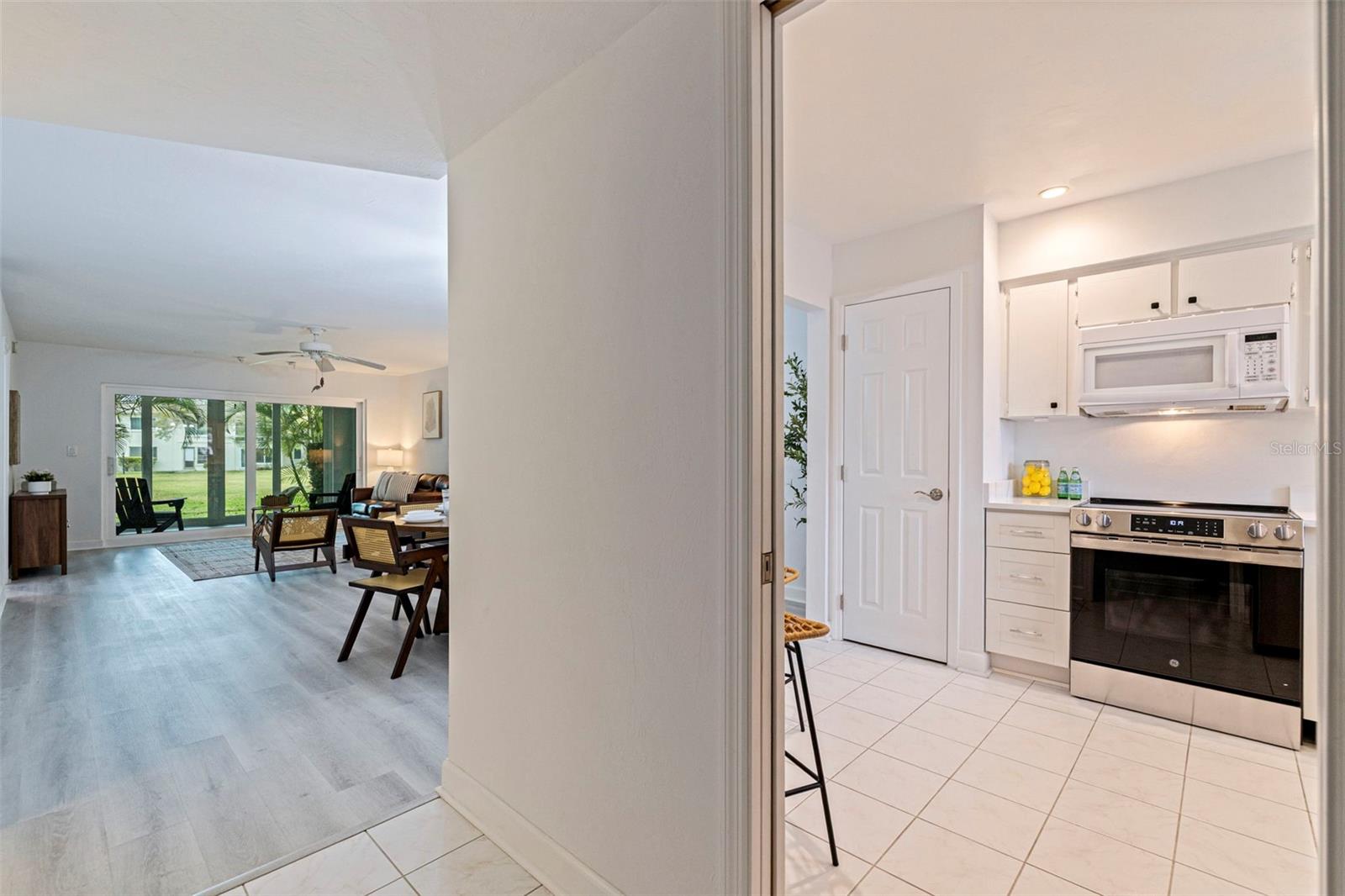 Image 15 of 31 For 4480 Overlook Drive Ne 10