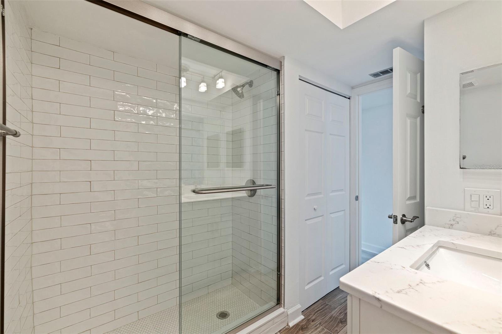 Image 10 of 24 For 4480 Overlook Drive Ne 12