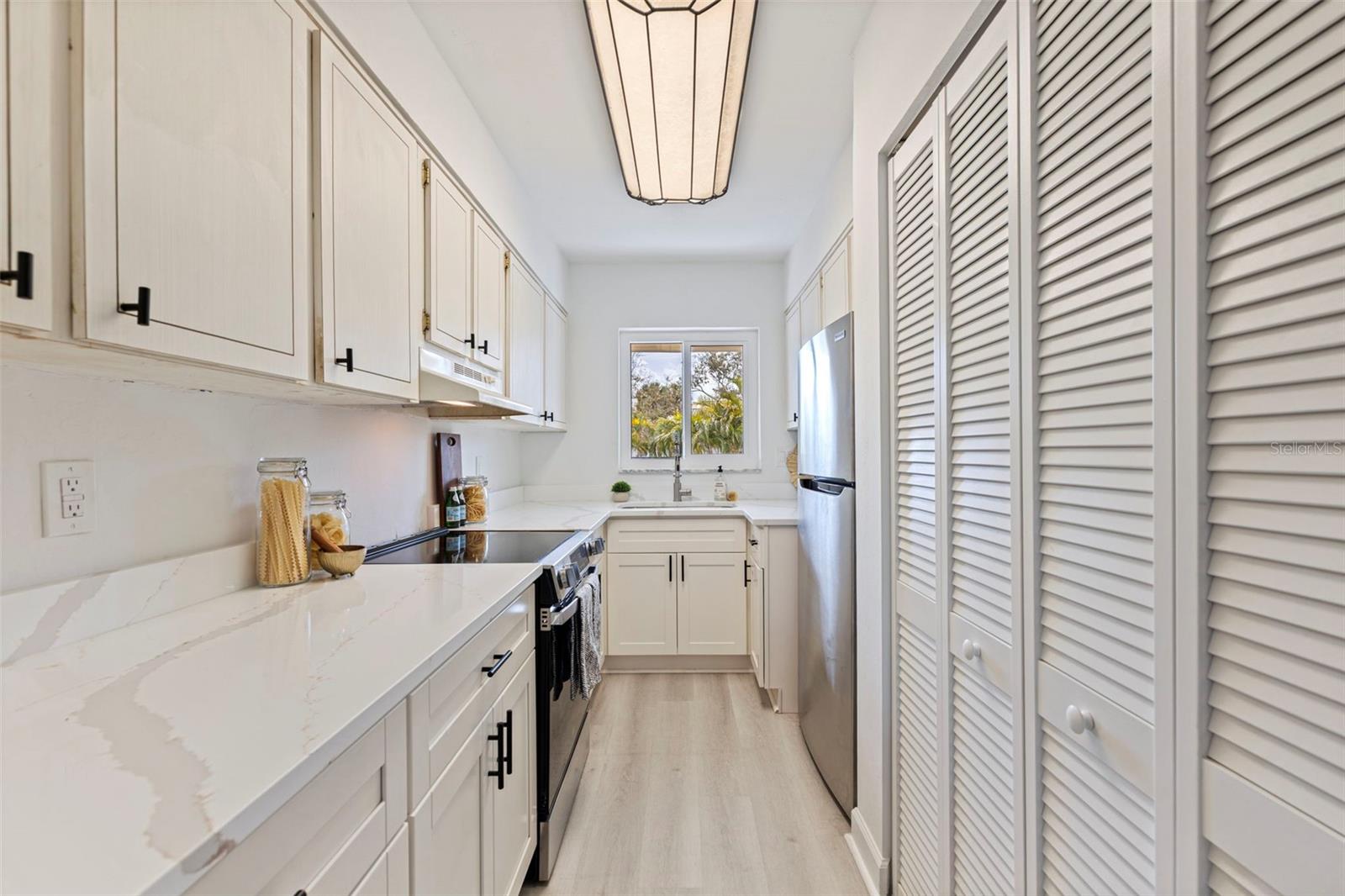 Image 4 of 24 For 4480 Overlook Drive Ne 12