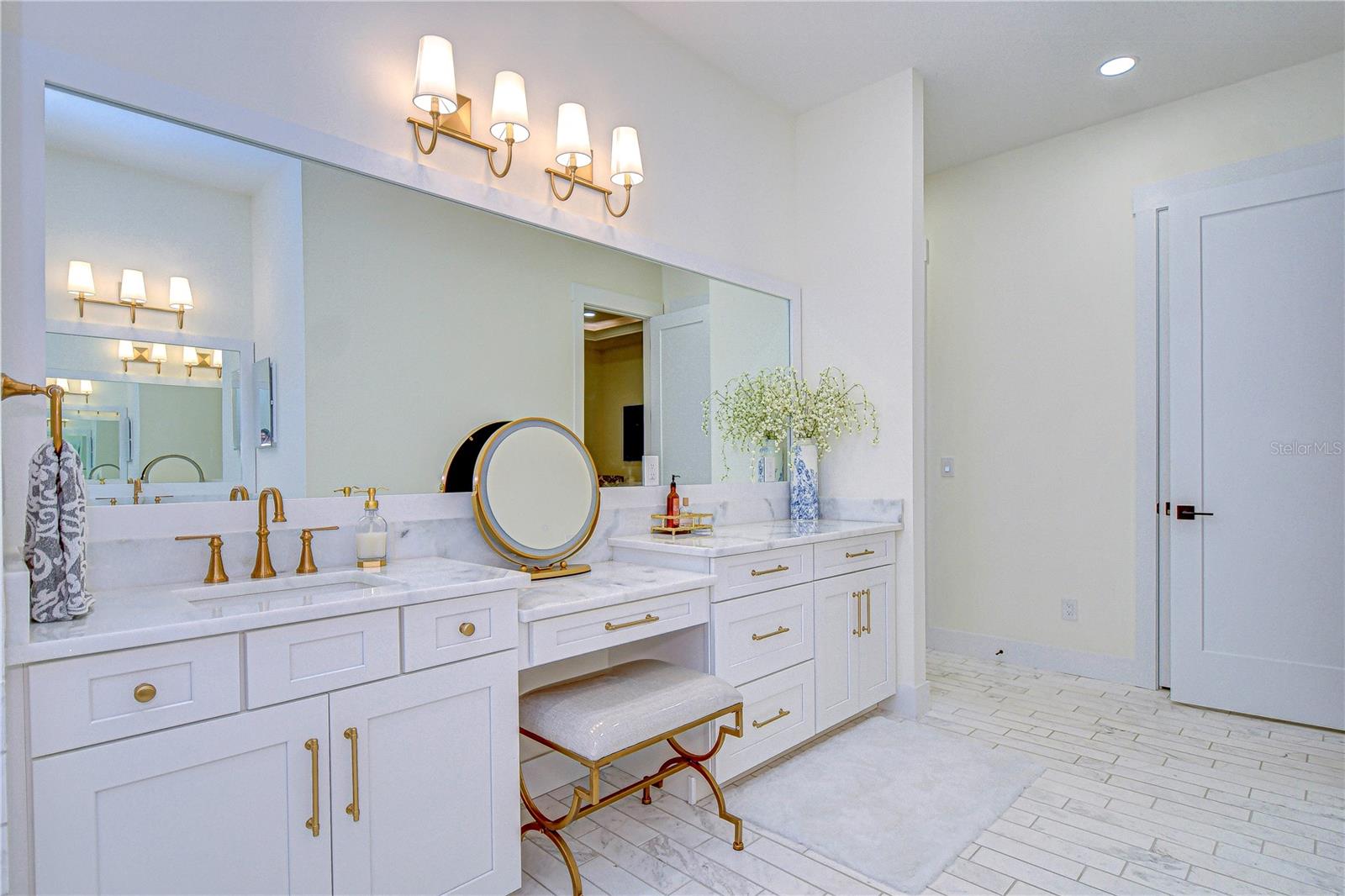 Image 24 of 50 For 111 Alafia Estates Lane