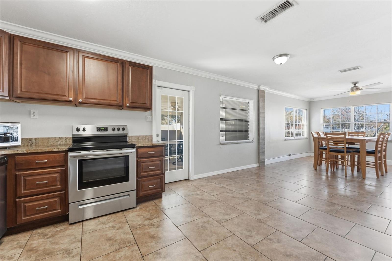 Image 11 of 45 For 2526 Cordelia Street