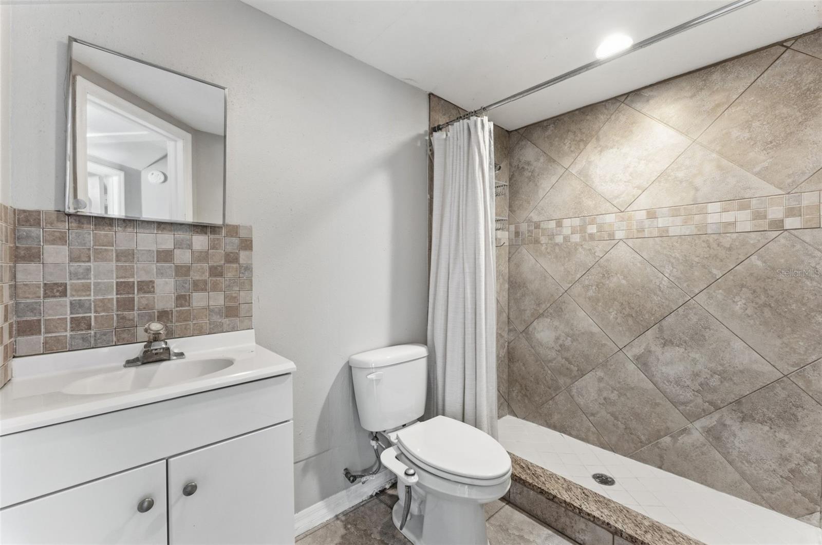 Image 30 of 45 For 2526 Cordelia Street