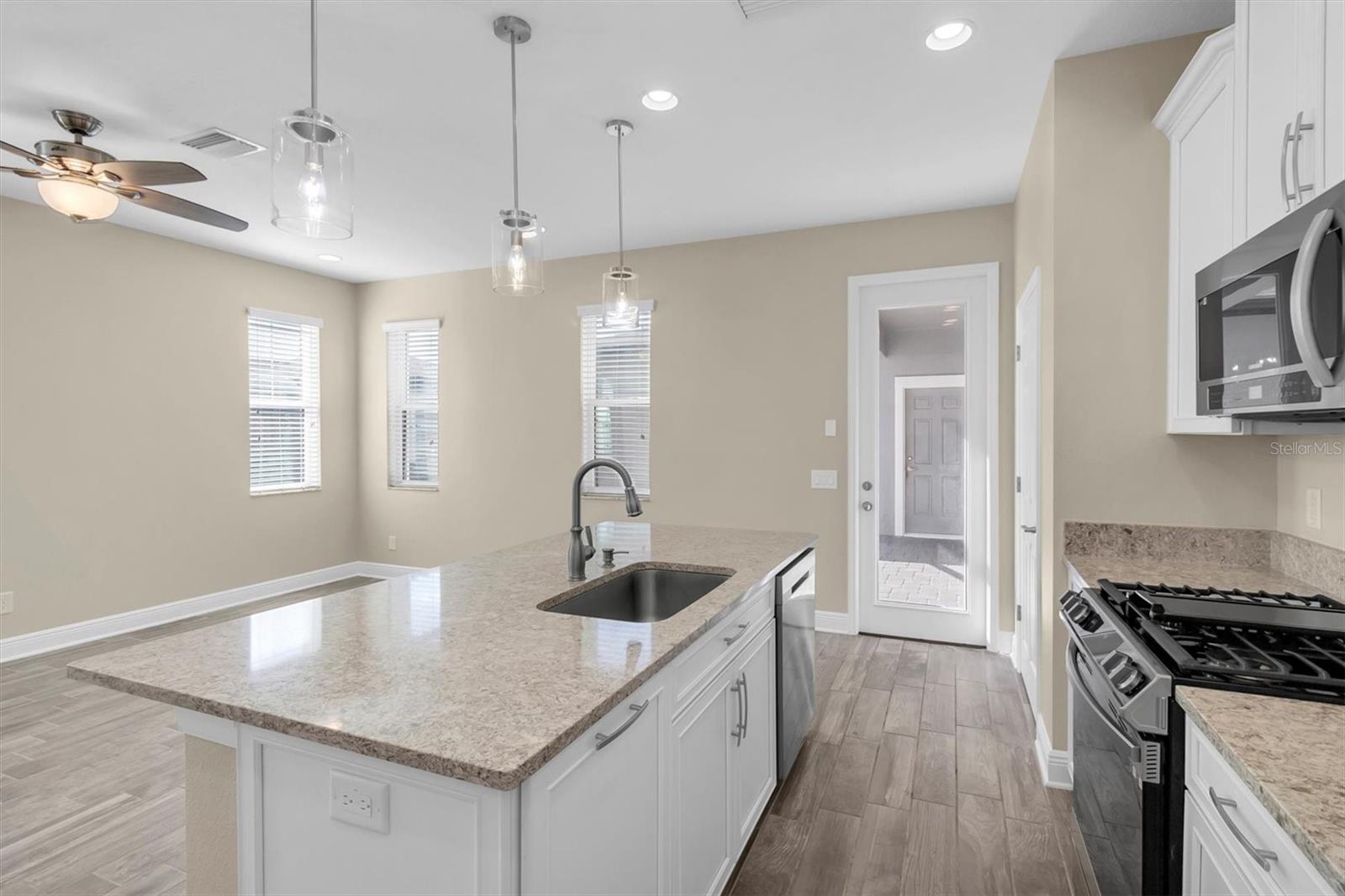 Image 10 of 74 For 12580 Rangeland Boulevard