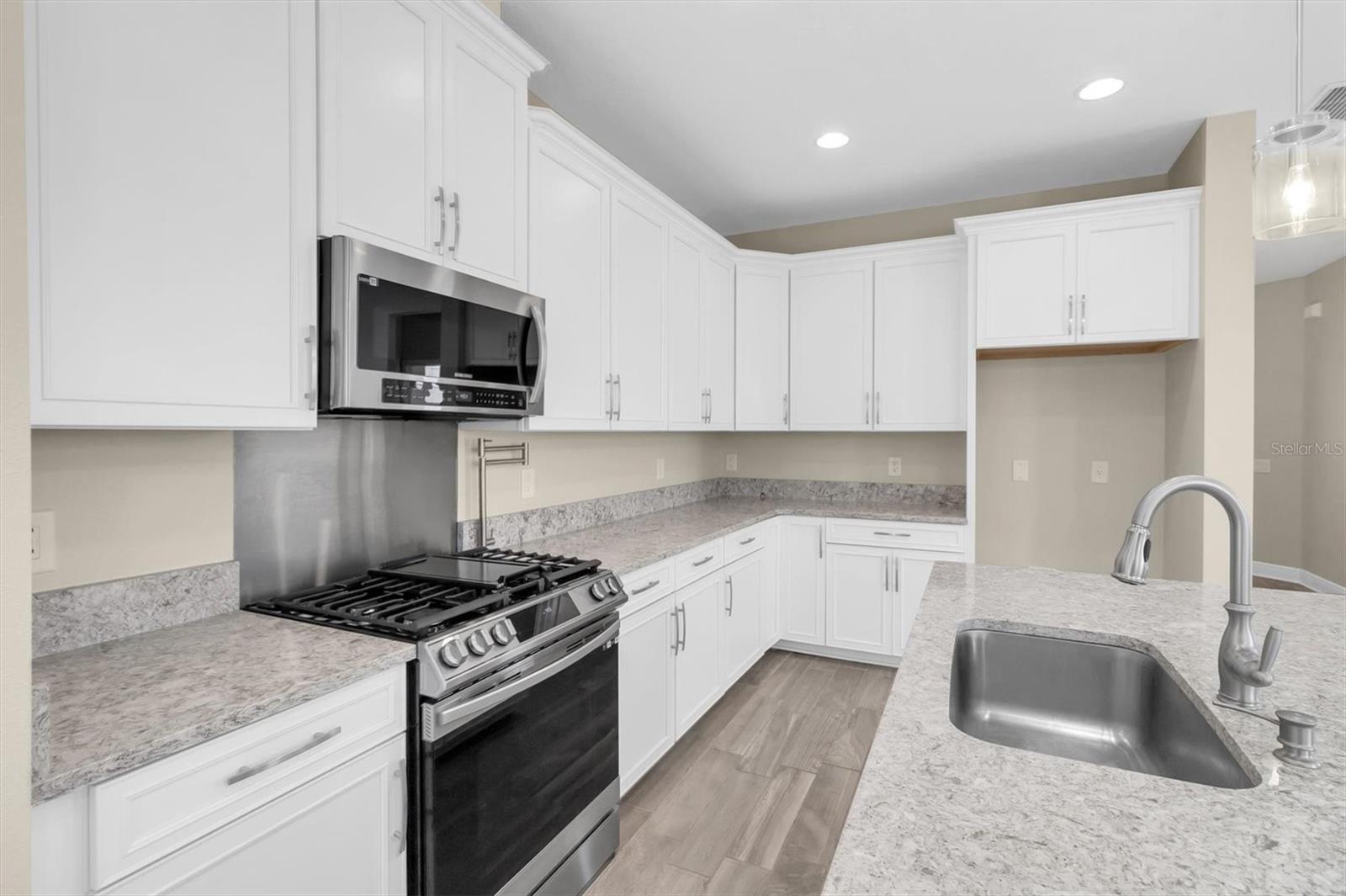 Image 14 of 74 For 12580 Rangeland Boulevard