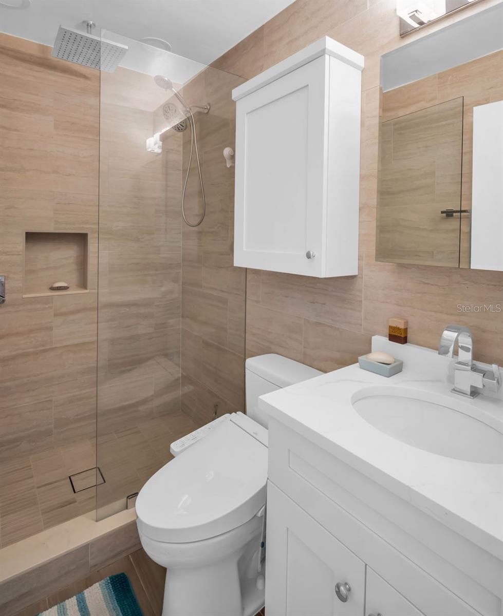 Listing photo id 18 for 1011 Coldstream Court