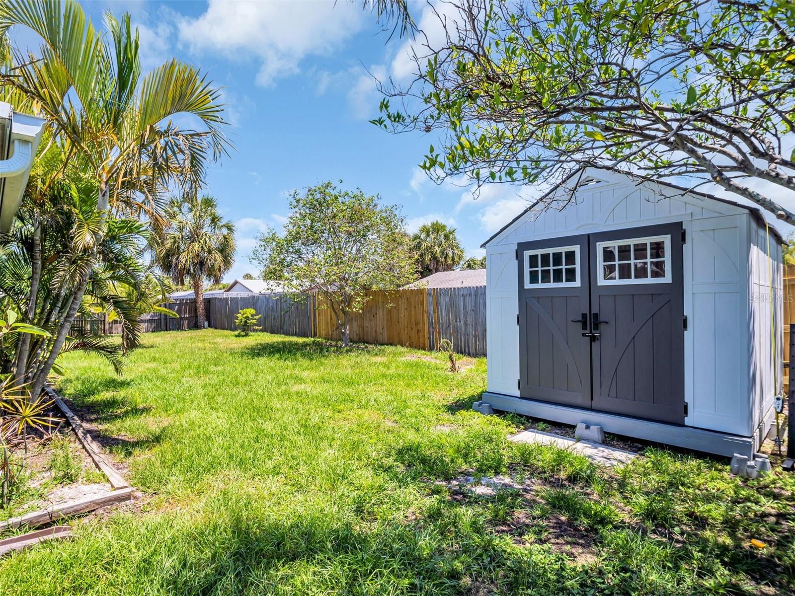 Listing photo id 24 for 1011 Coldstream Court