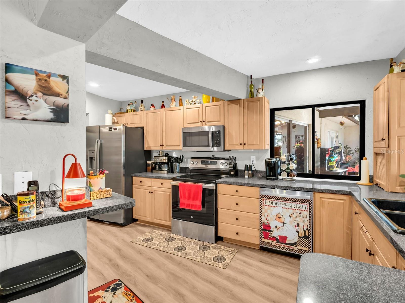 Listing photo id 9 for 3061 Alt 19  