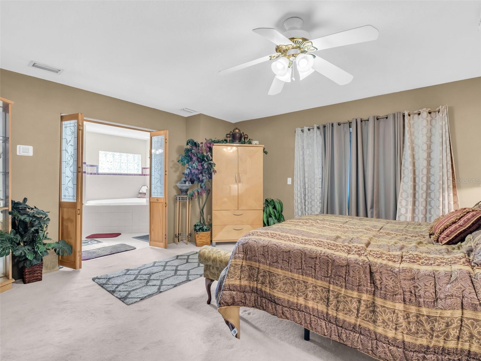 Listing photo id 17 for 3061 Alt 19  