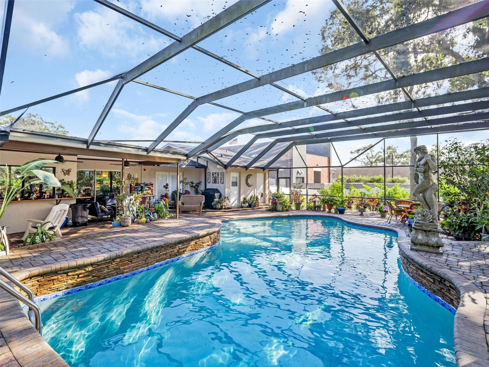 Listing photo id 0 for 3061 Alt 19  