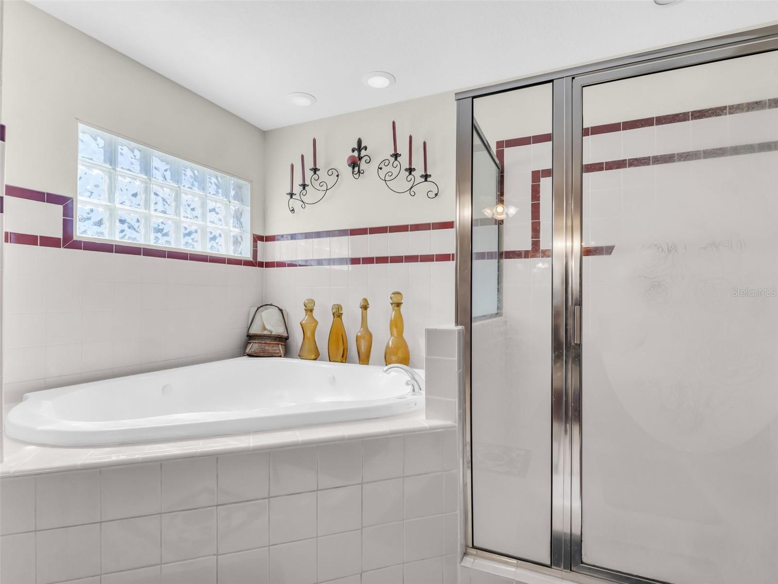 Listing photo id 23 for 3061 Alt 19  