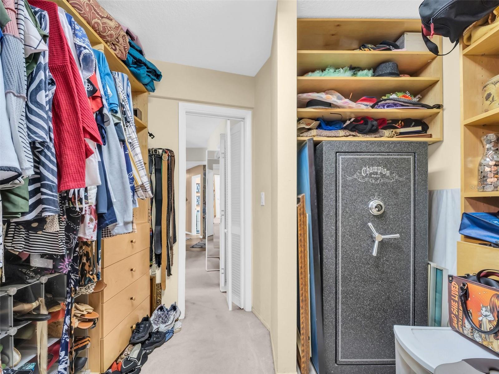 Listing photo id 27 for 3061 Alt 19  