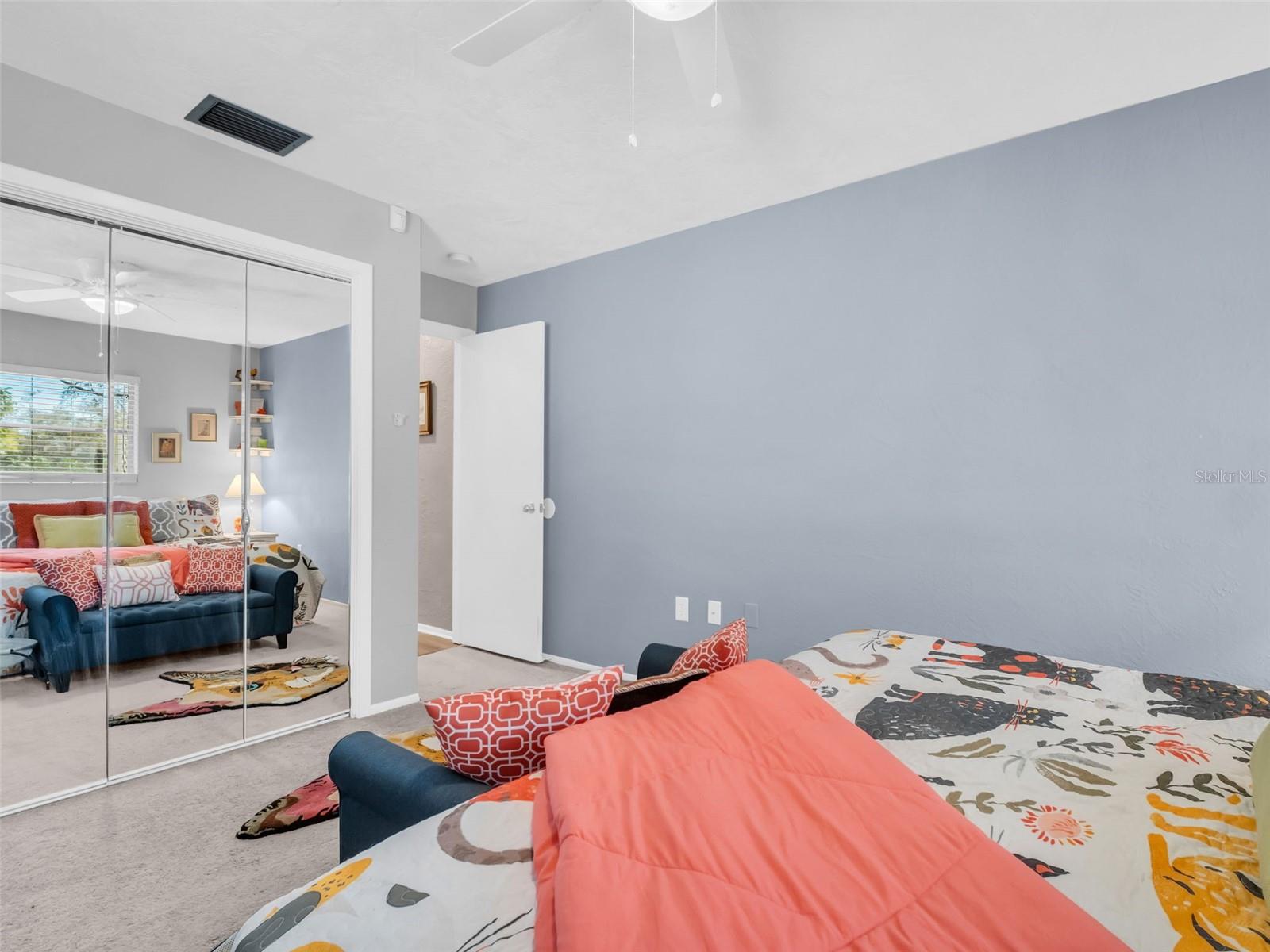 Listing photo id 31 for 3061 Alt 19  