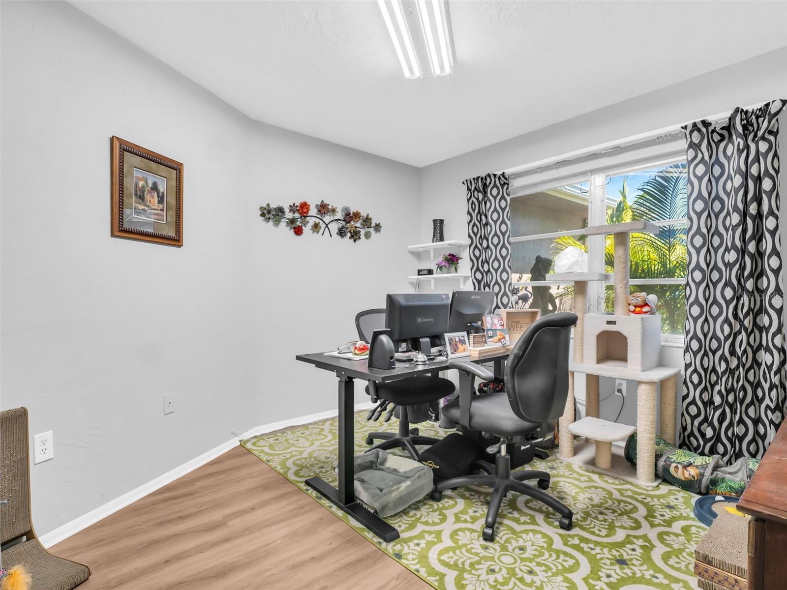 Listing photo id 35 for 3061 Alt 19  