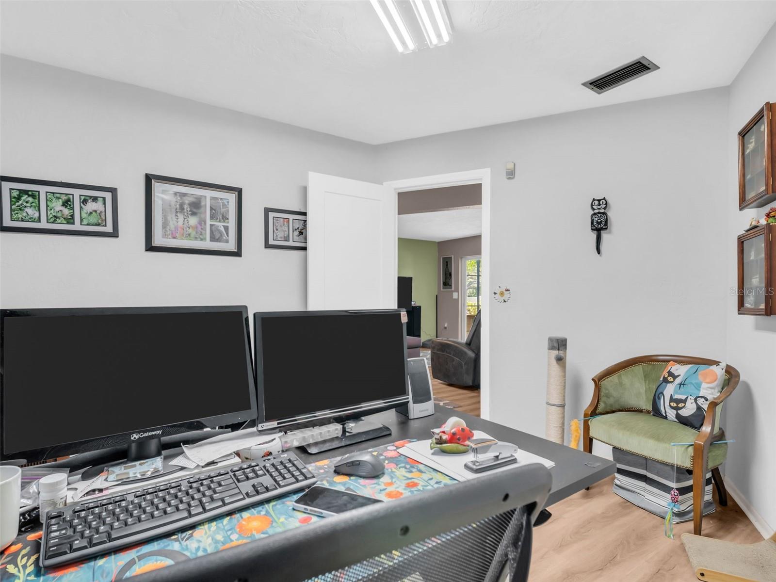 Listing photo id 36 for 3061 Alt 19  