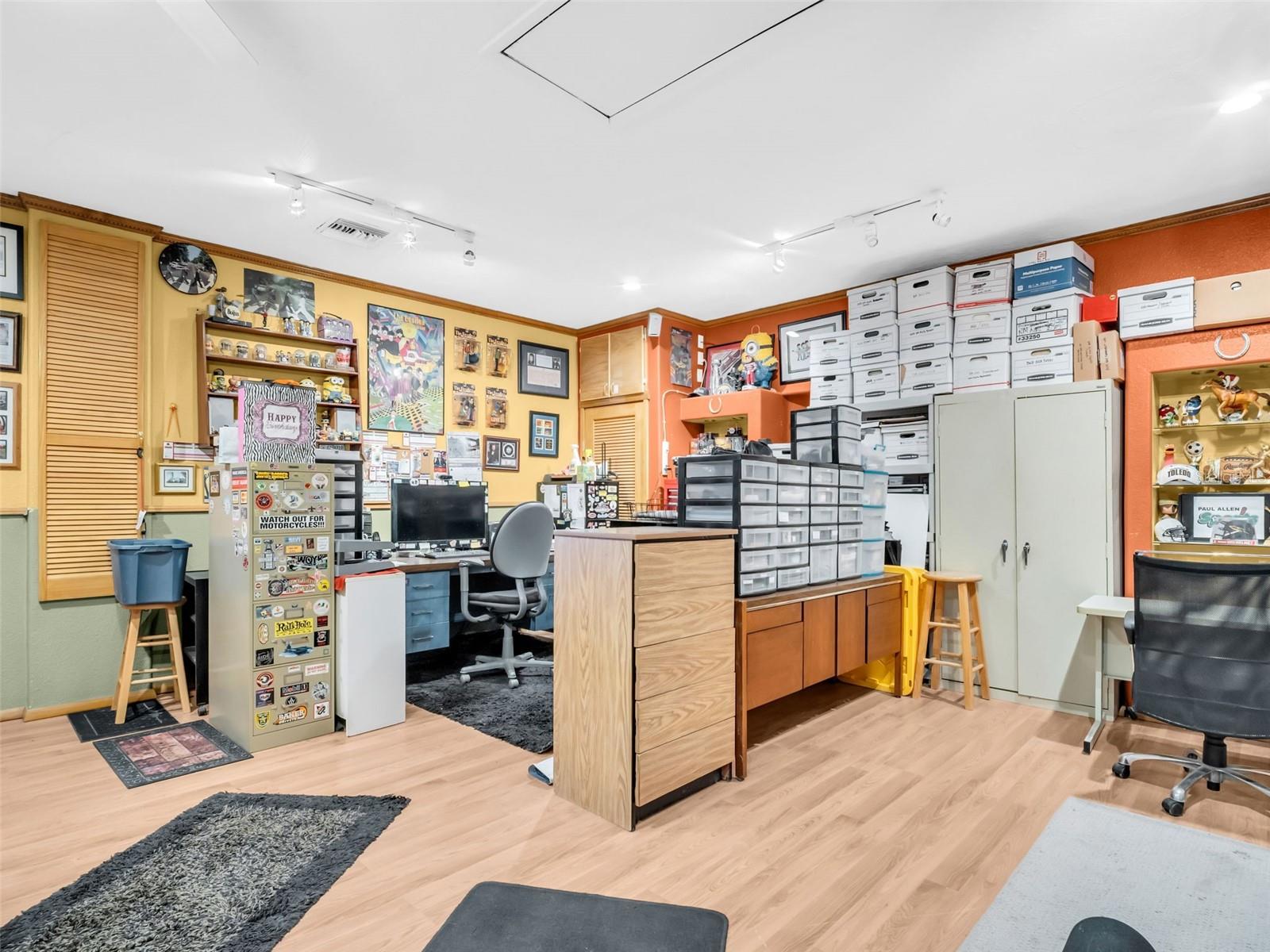 Listing photo id 38 for 3061 Alt 19  