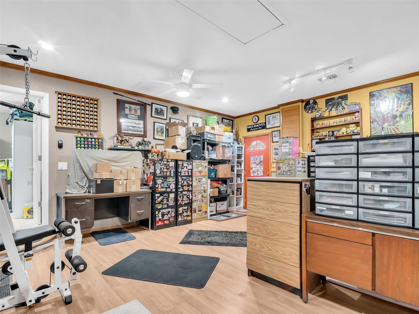 Listing photo id 39 for 3061 Alt 19  