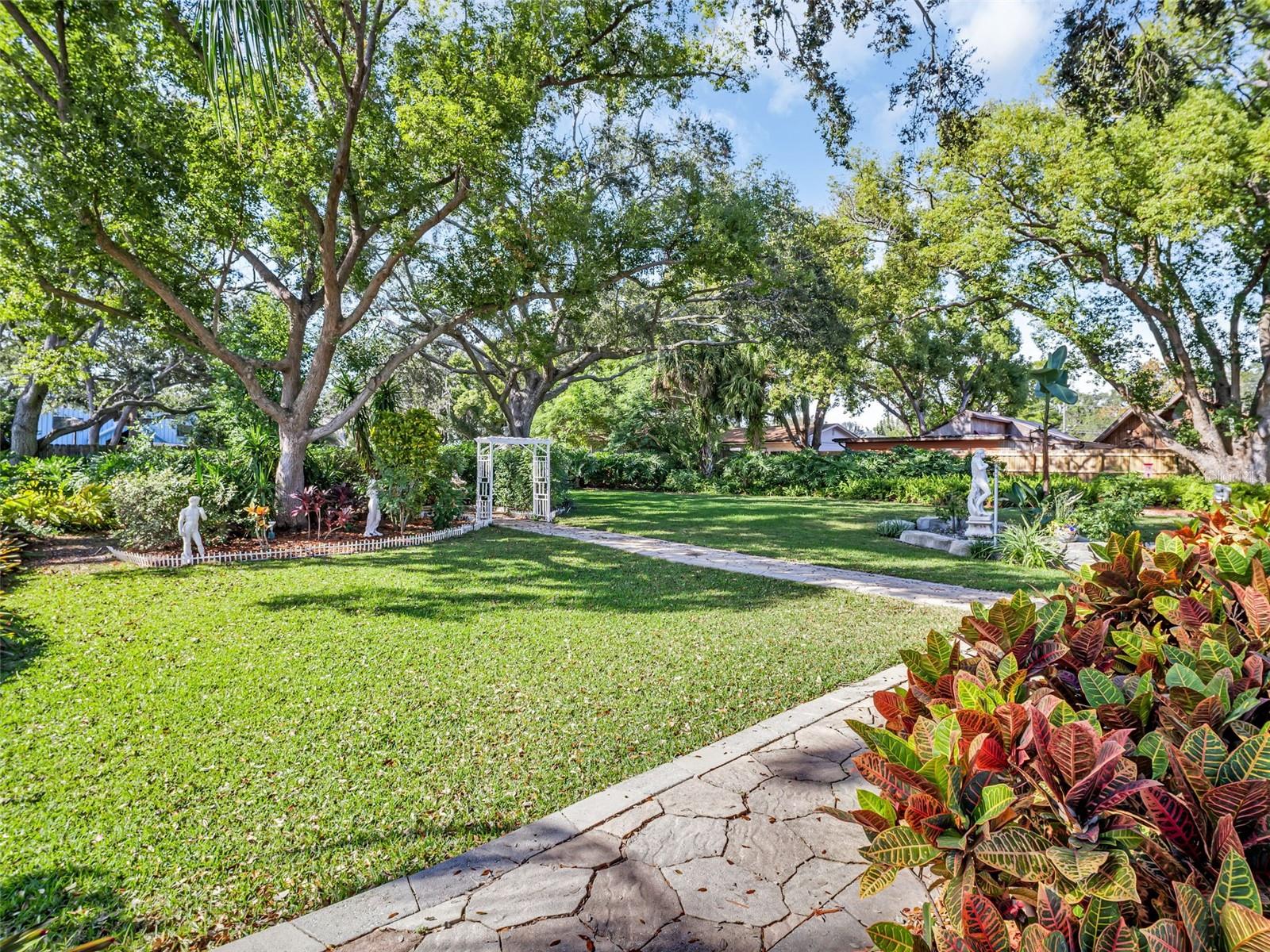 Listing photo id 3 for 3061 Alt 19  