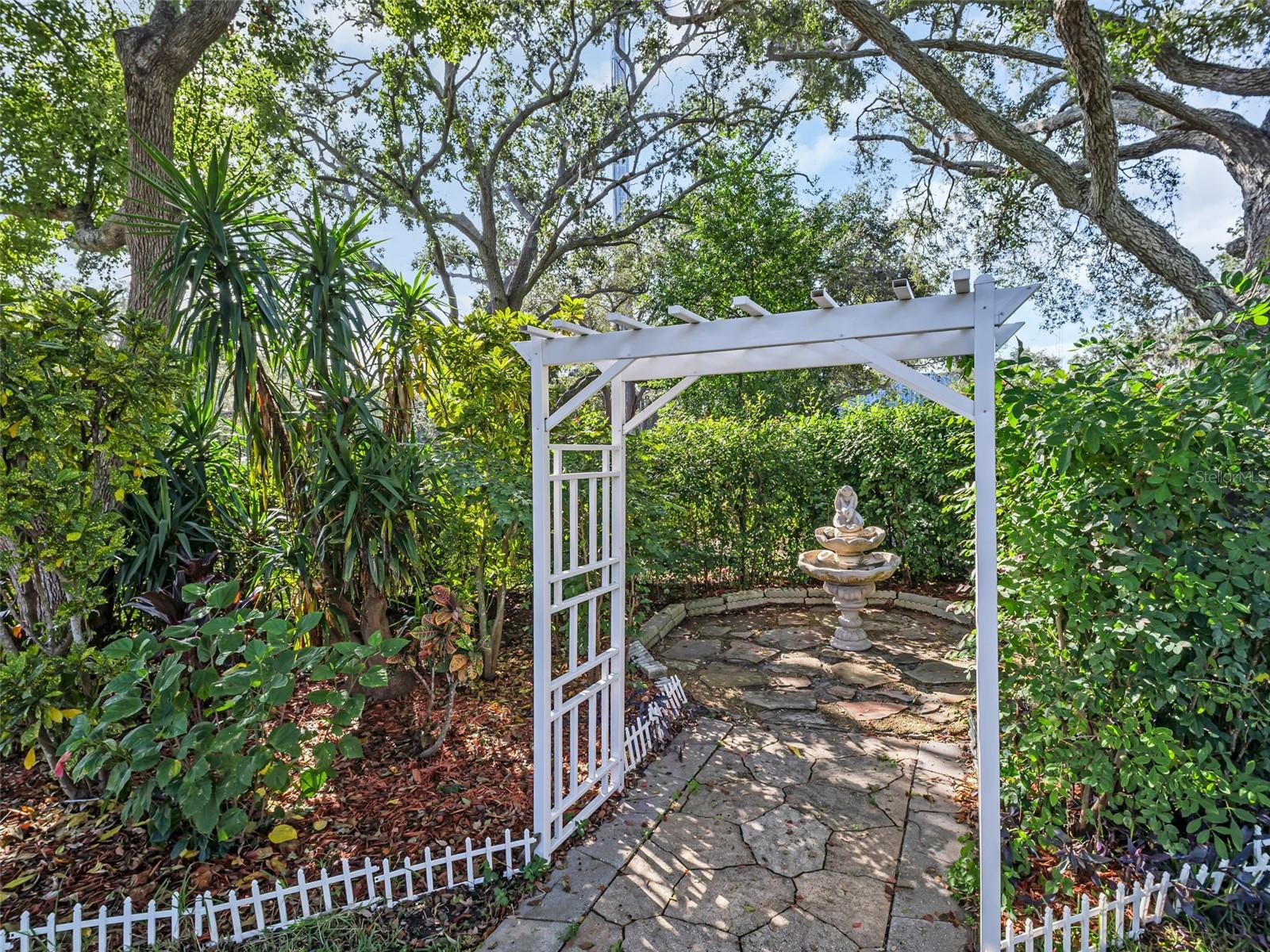 Listing photo id 52 for 3061 Alt 19  