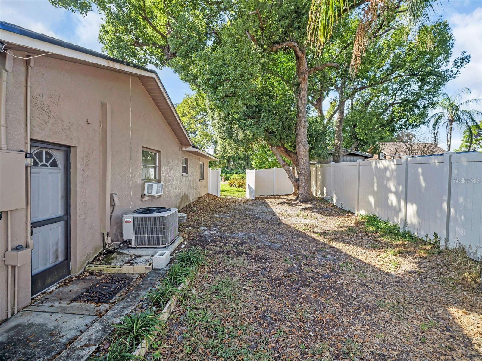 Listing photo id 61 for 3061 Alt 19  