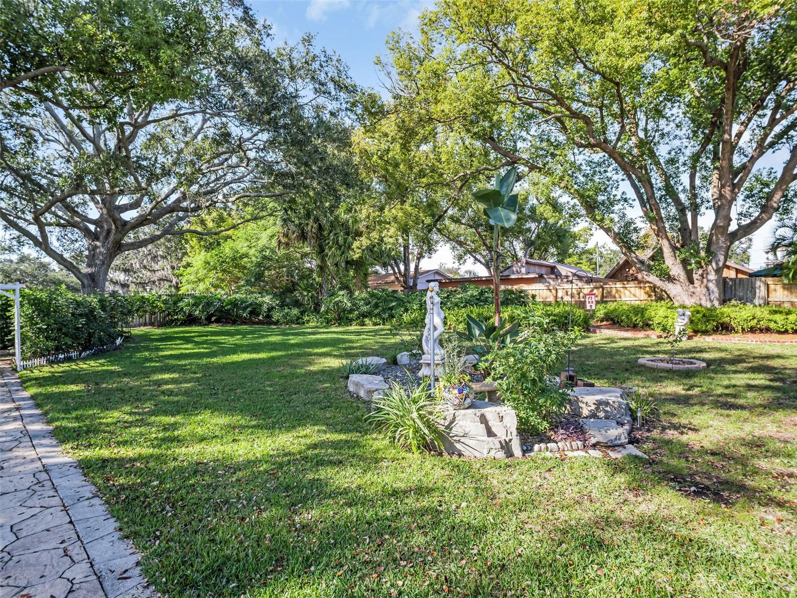 Listing photo id 63 for 3061 Alt 19  