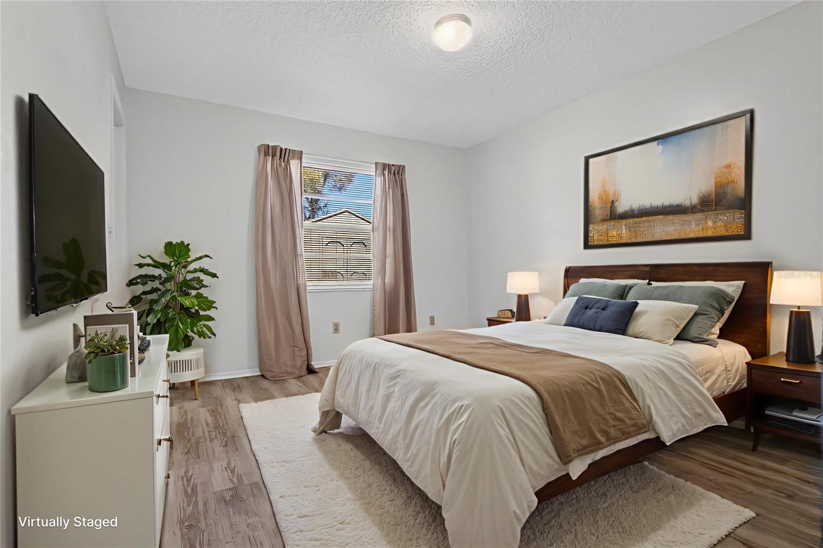 Listing photo id 14 for 13816 Pathfinder Drive