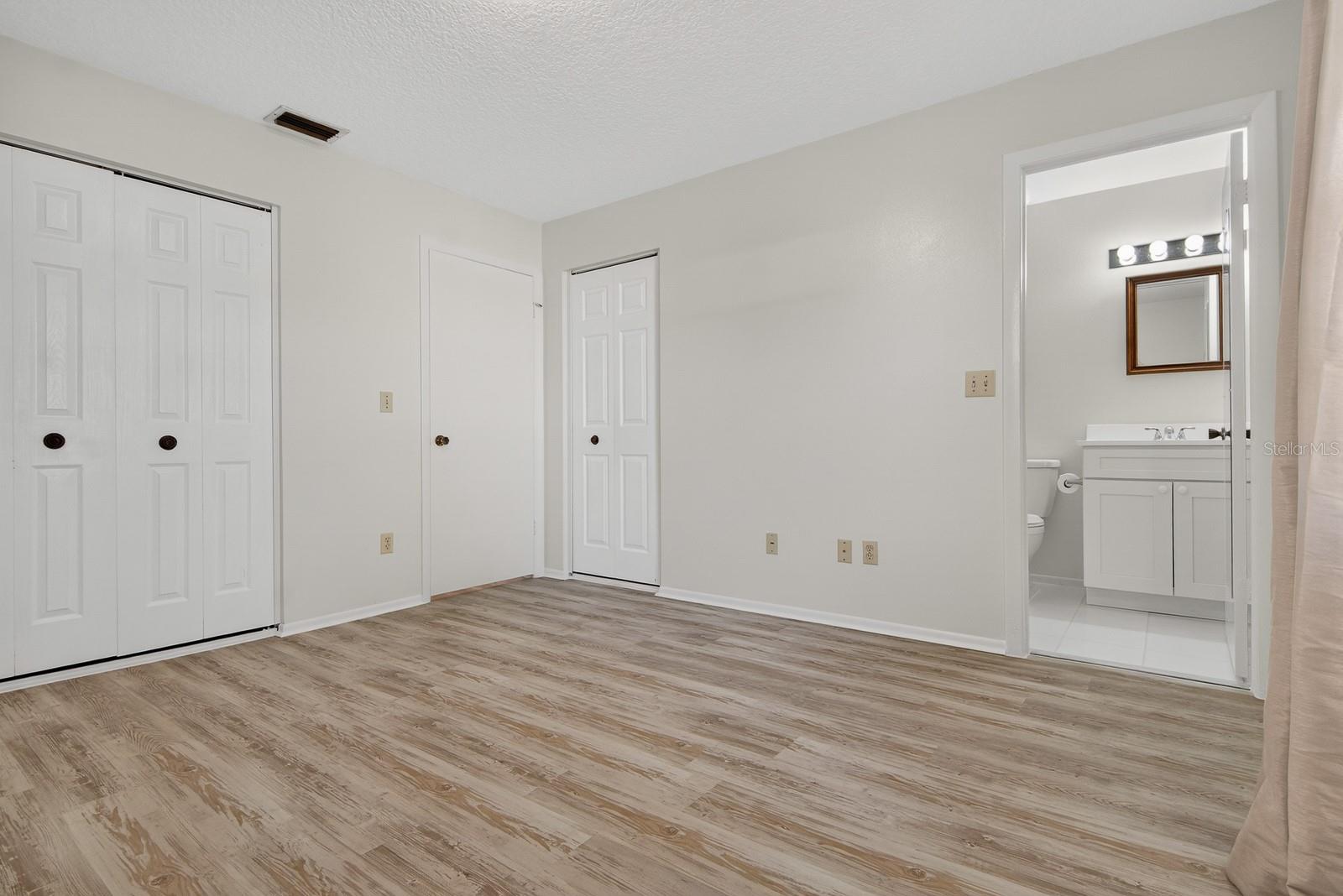 Listing photo id 17 for 13816 Pathfinder Drive