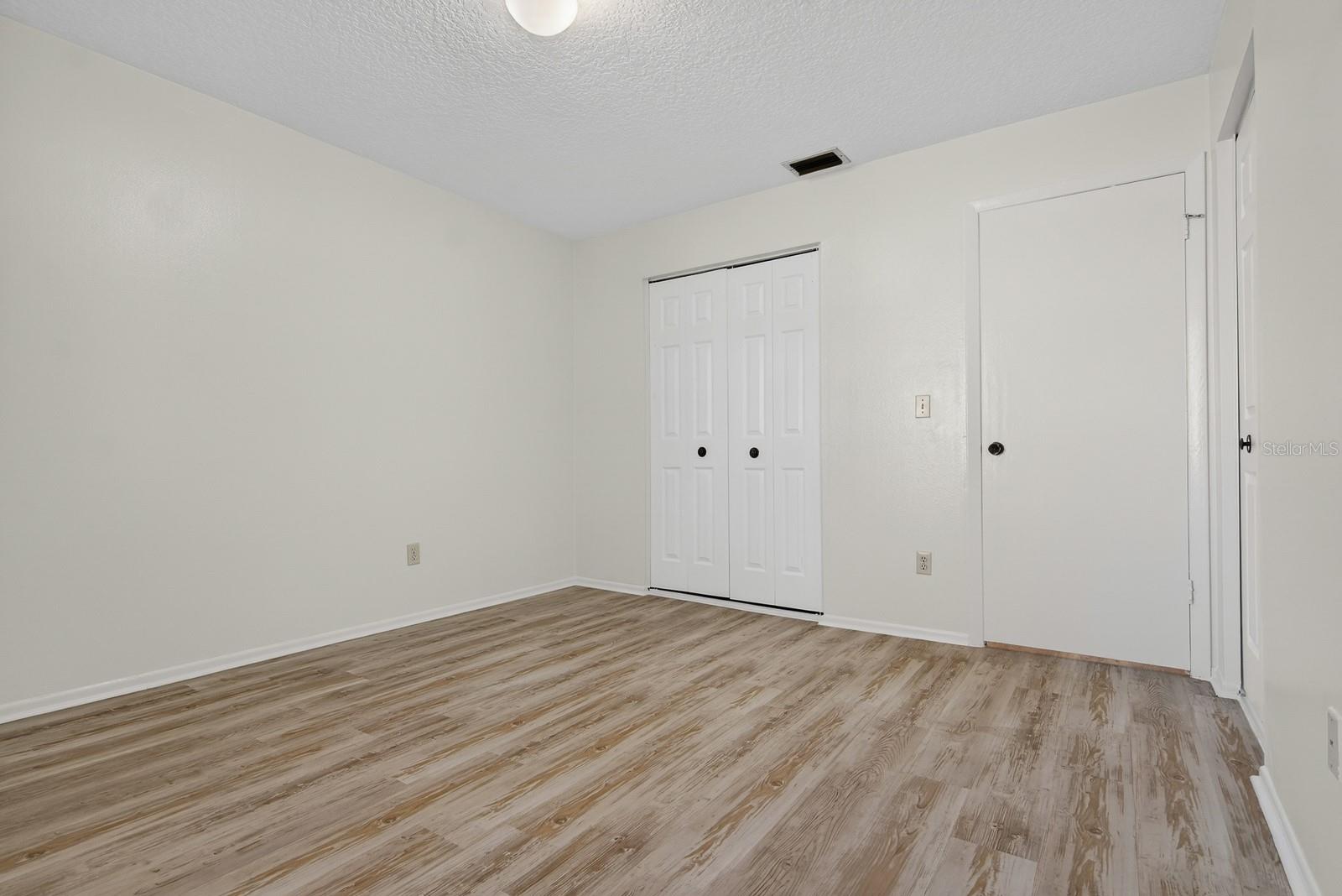 Listing photo id 18 for 13816 Pathfinder Drive