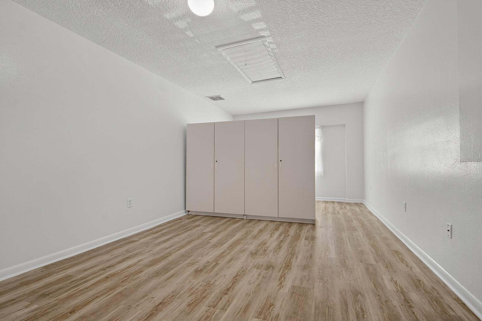 Listing photo id 28 for 13816 Pathfinder Drive