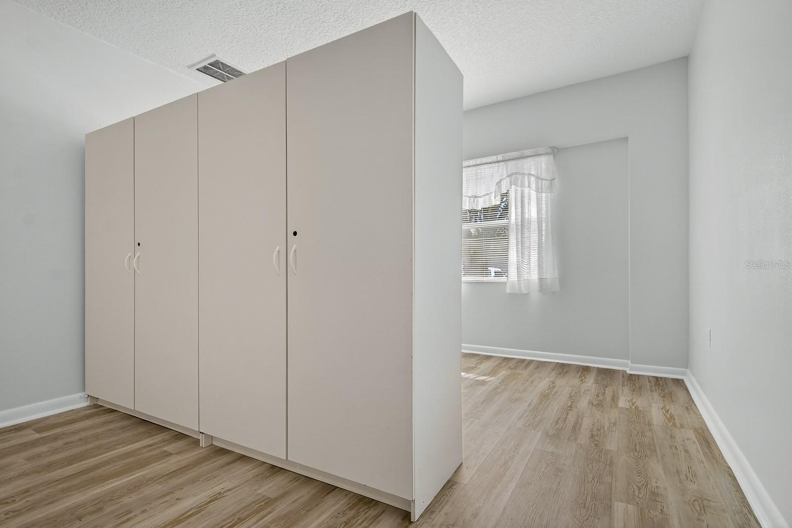 Listing photo id 29 for 13816 Pathfinder Drive