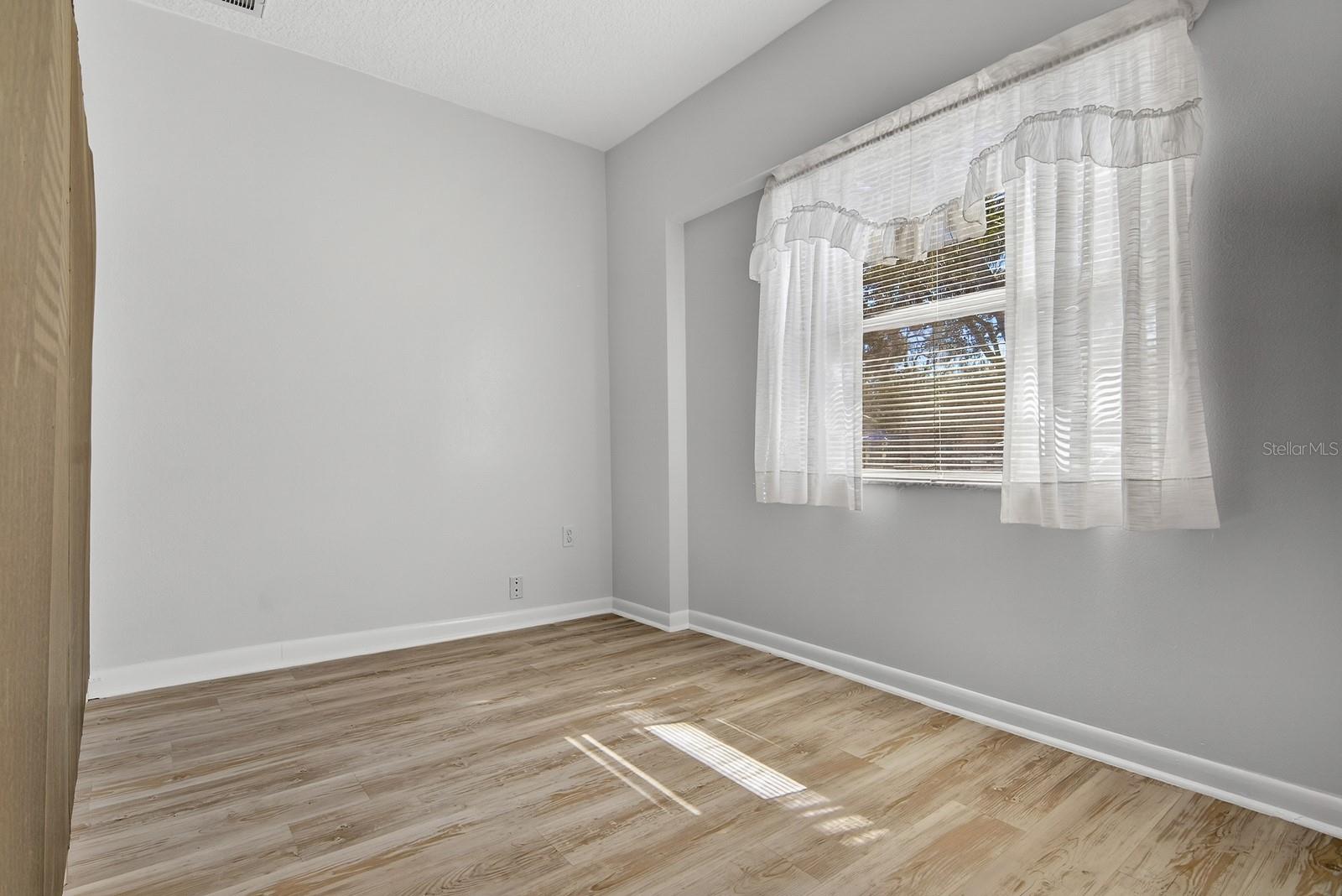 Listing photo id 31 for 13816 Pathfinder Drive