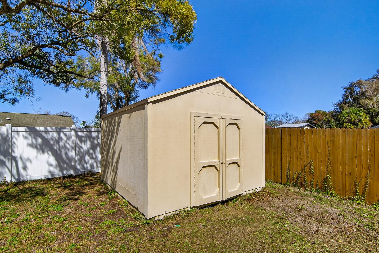 Listing photo id 40 for 13816 Pathfinder Drive