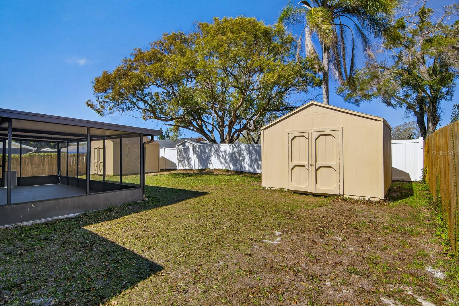 Listing photo id 42 for 13816 Pathfinder Drive