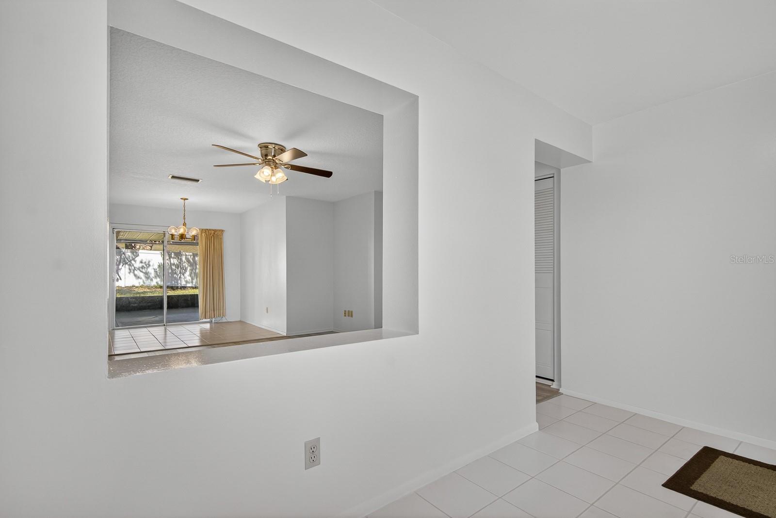 Listing photo id 3 for 13816 Pathfinder Drive