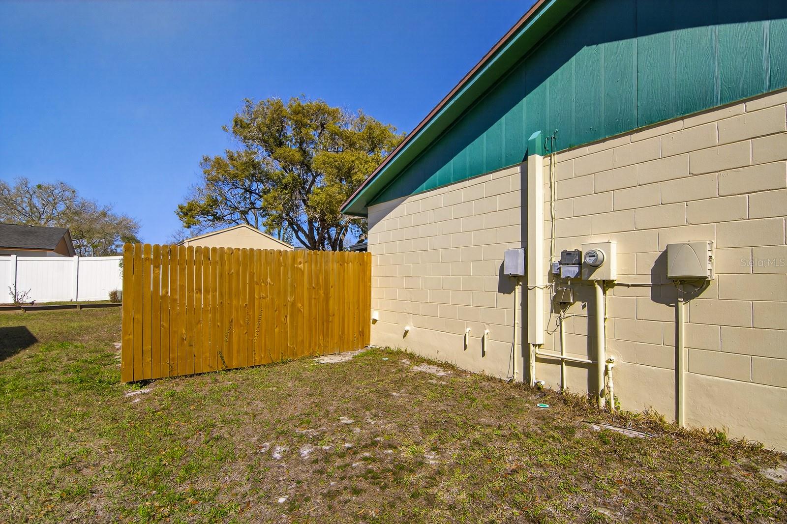 Listing photo id 48 for 13816 Pathfinder Drive