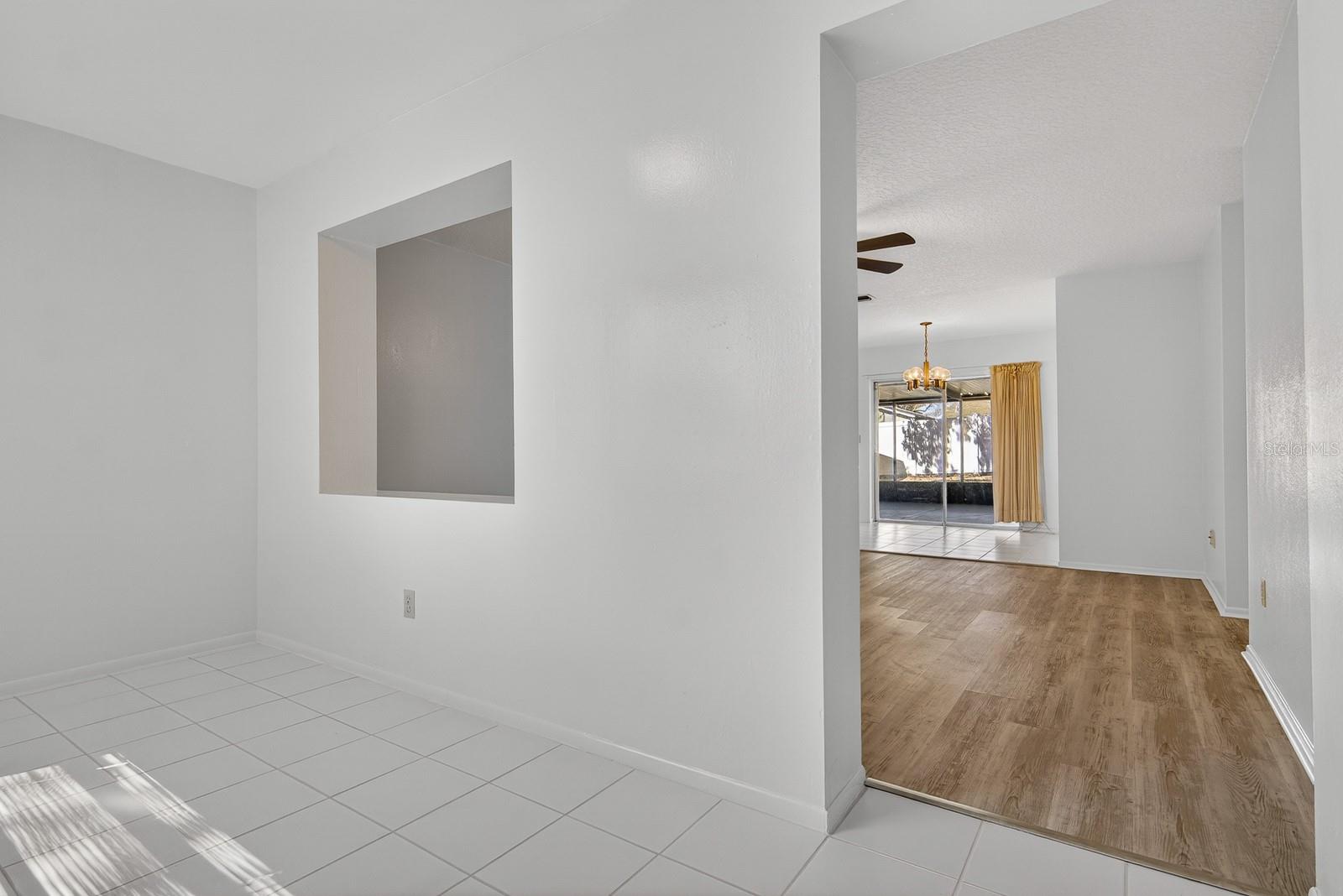 Listing photo id 4 for 13816 Pathfinder Drive