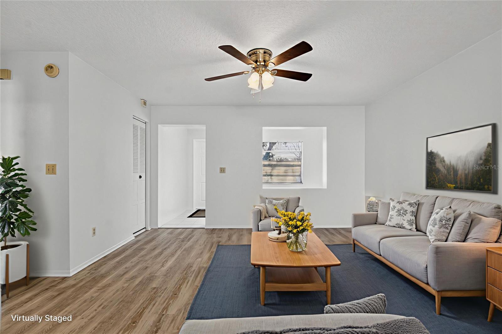 Listing photo id 5 for 13816 Pathfinder Drive