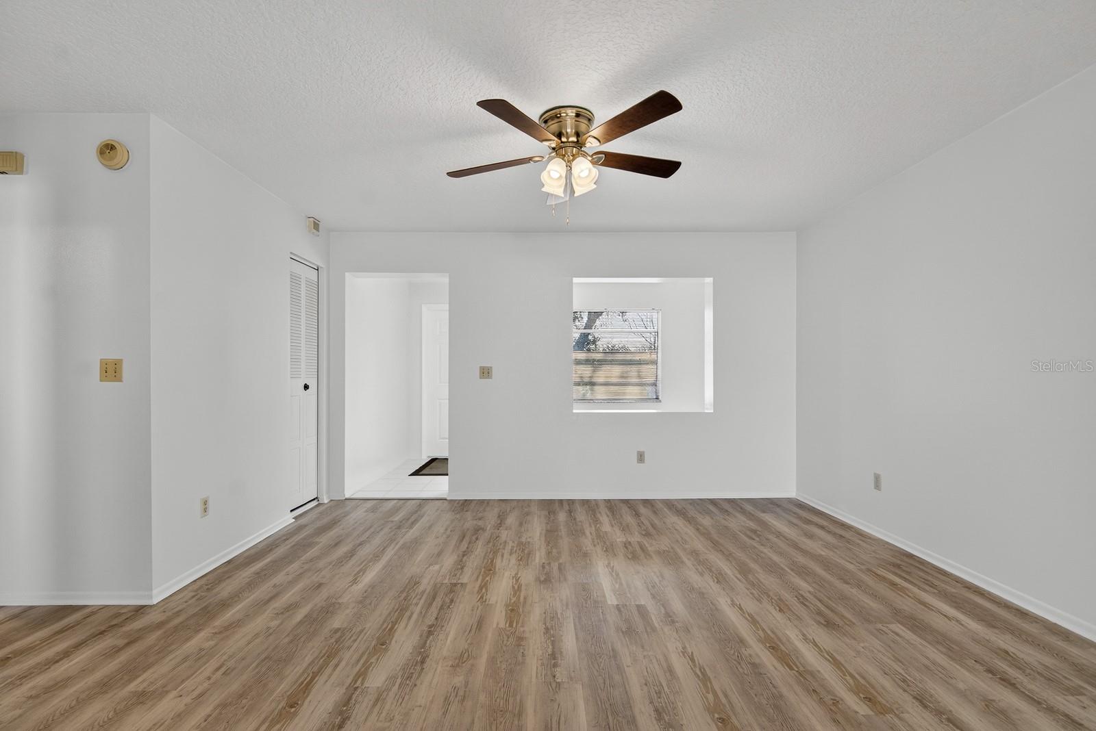 Listing photo id 6 for 13816 Pathfinder Drive