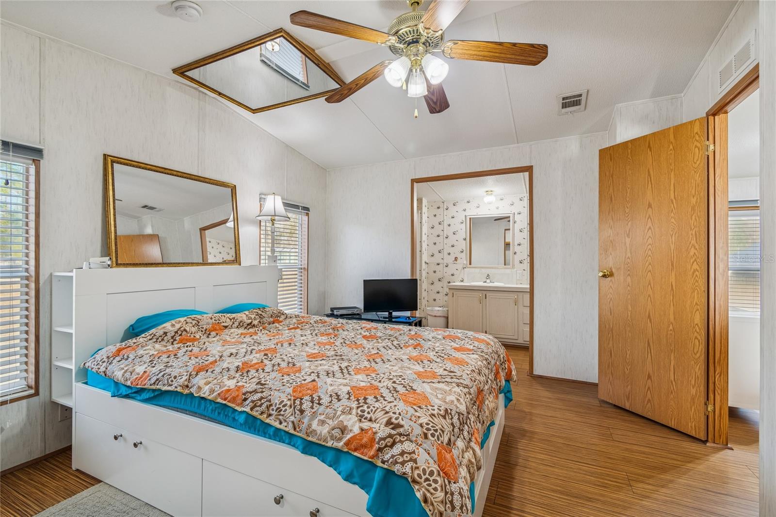 Image 8 of 27 For 10654 Holgate Street