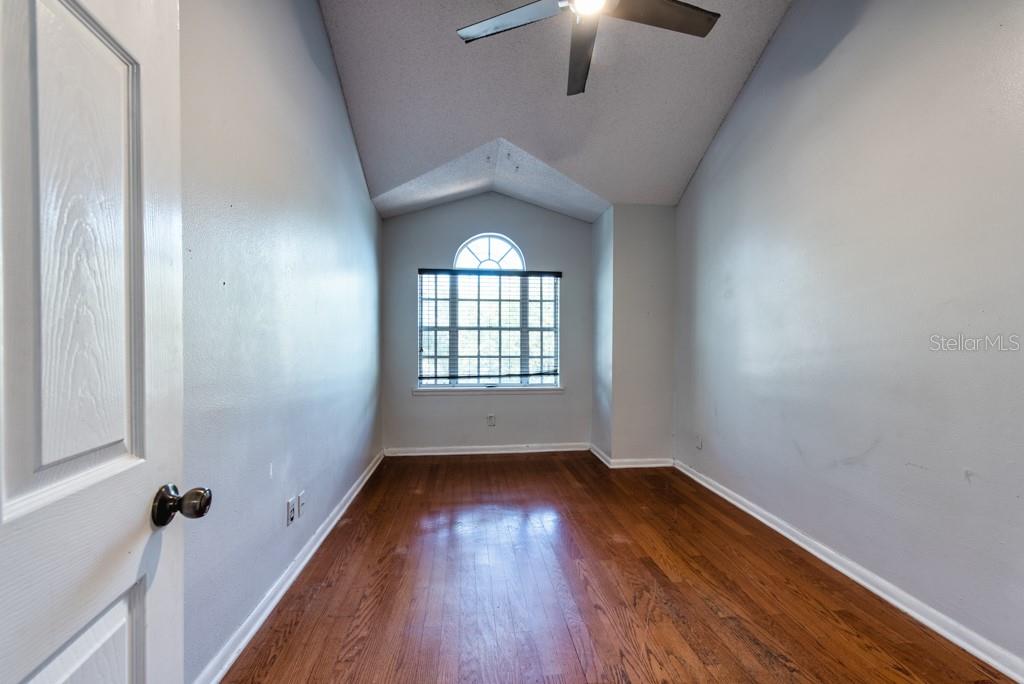 Image 15 of 33 For 3002 Cleveland Street D11