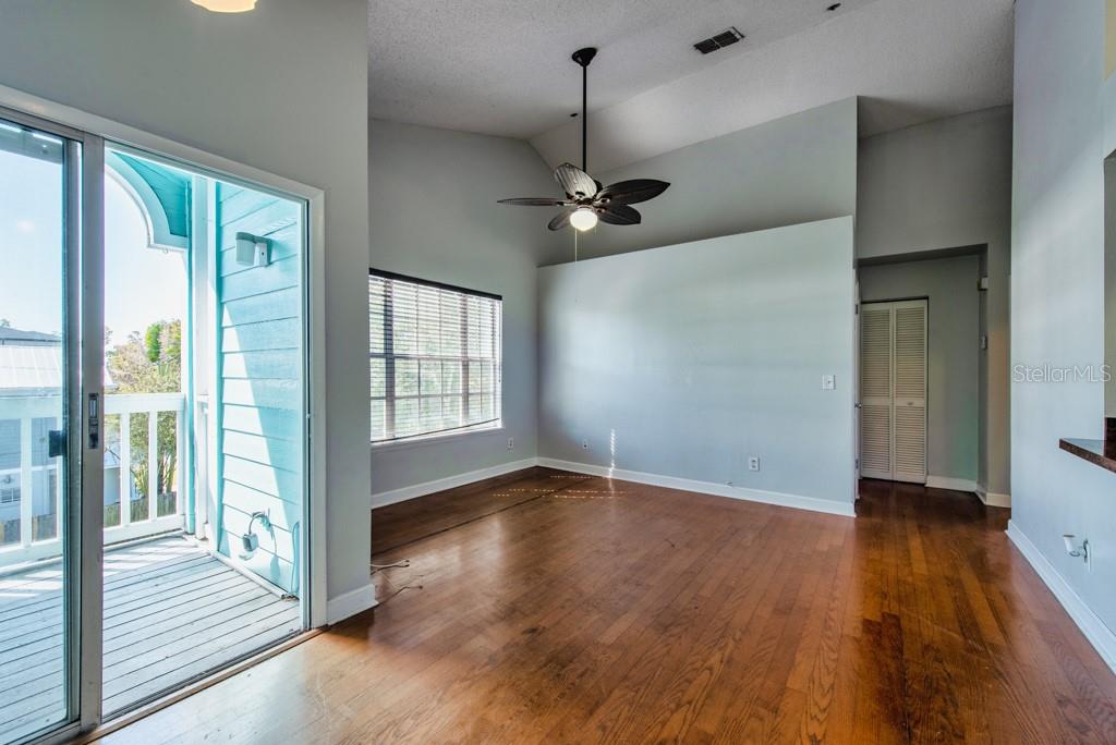 Image 4 of 33 For 3002 Cleveland Street D11