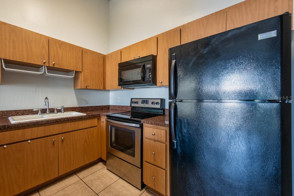 Image 9 of 33 For 3002 Cleveland Street D11