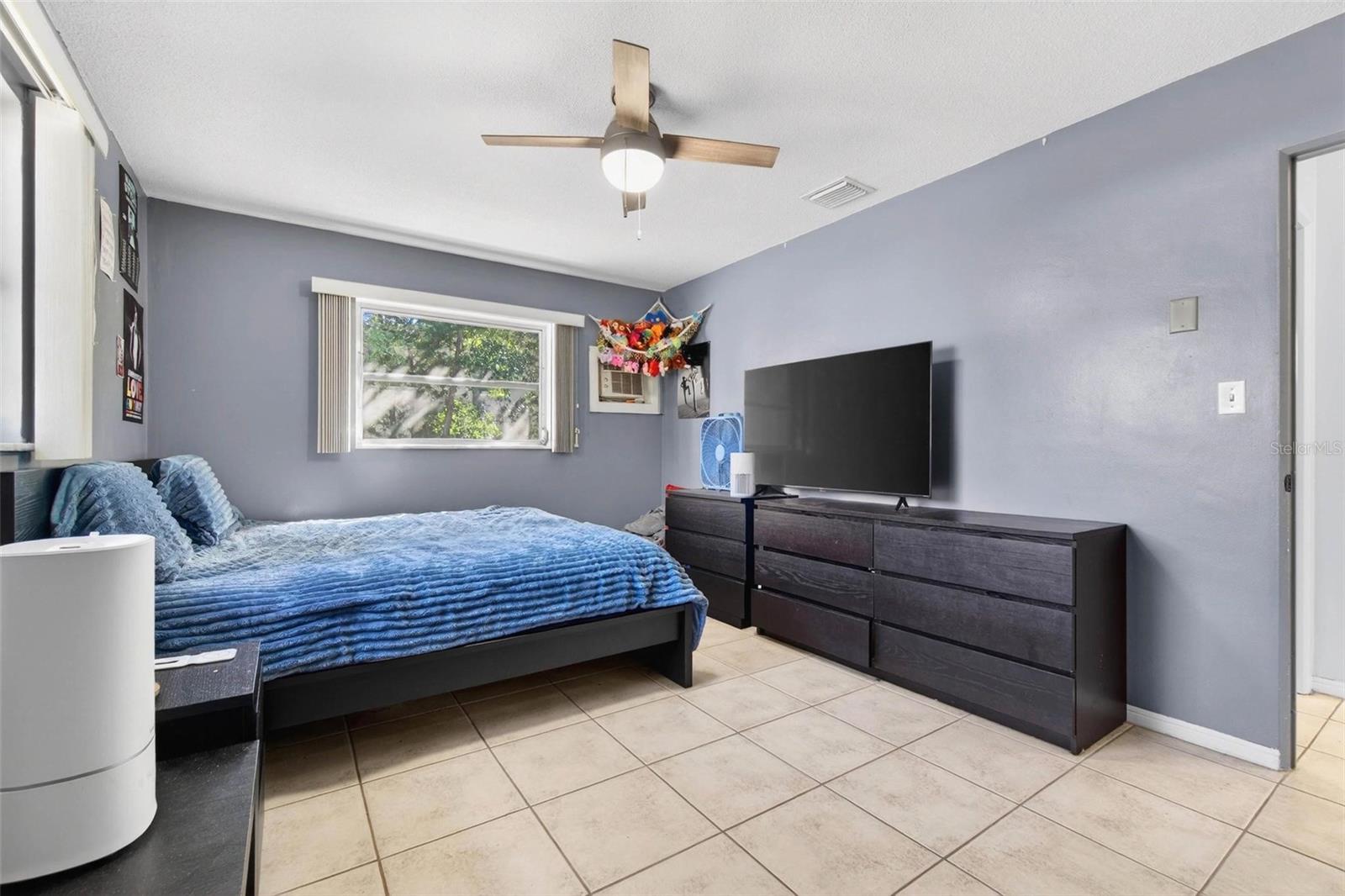 Image 12 of 18 For 11360 87th Avenue