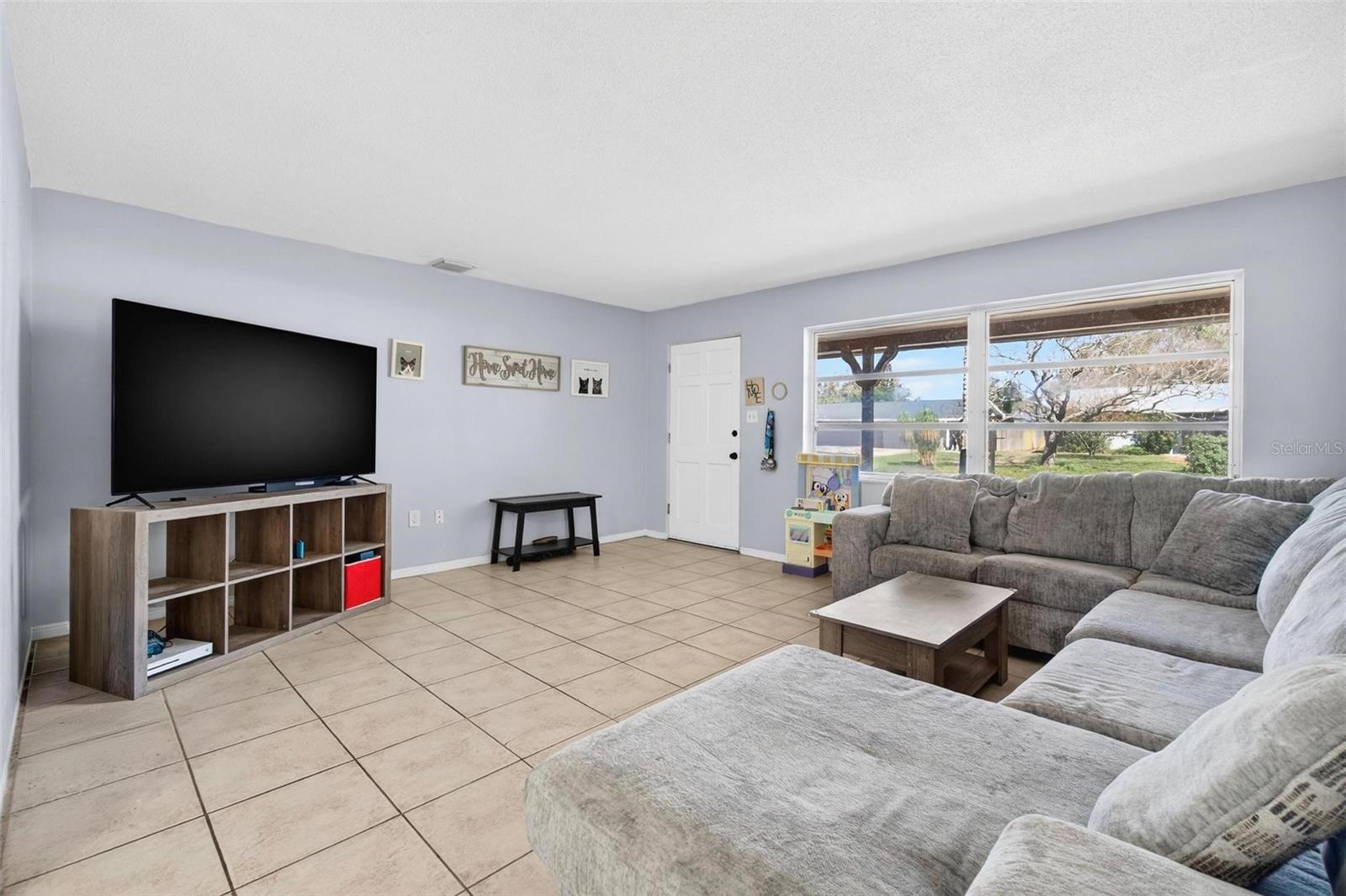 Image 4 of 18 For 11360 87th Avenue