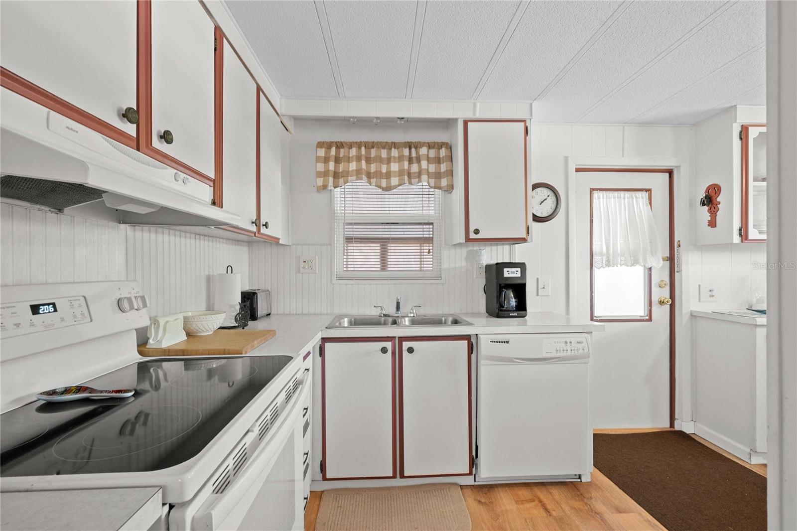 Image 9 of 56 For 37100 8th Avenue