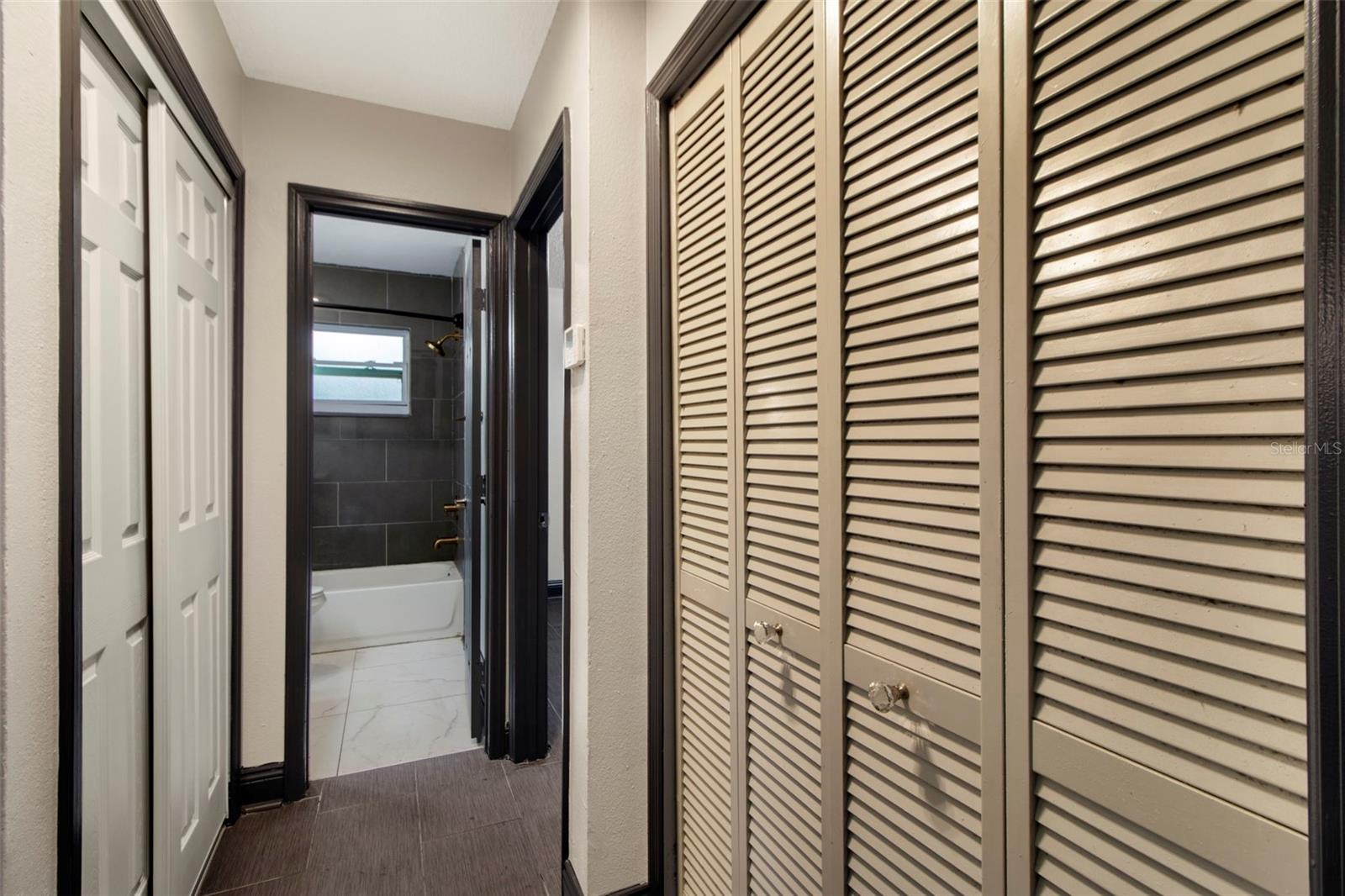 Image 11 of 25 For 7917 Lakeshore Drive