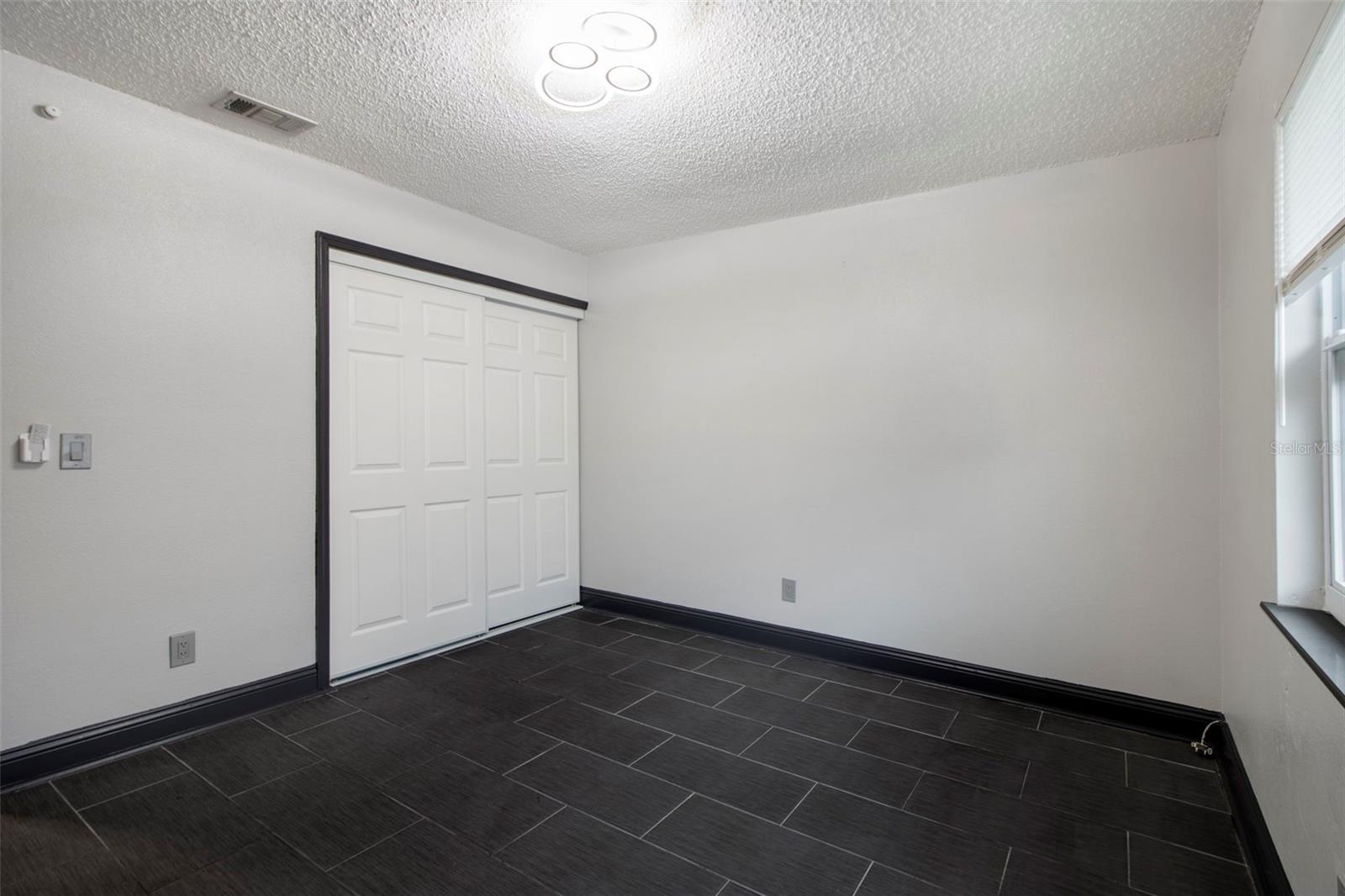 Image 13 of 25 For 7917 Lakeshore Drive