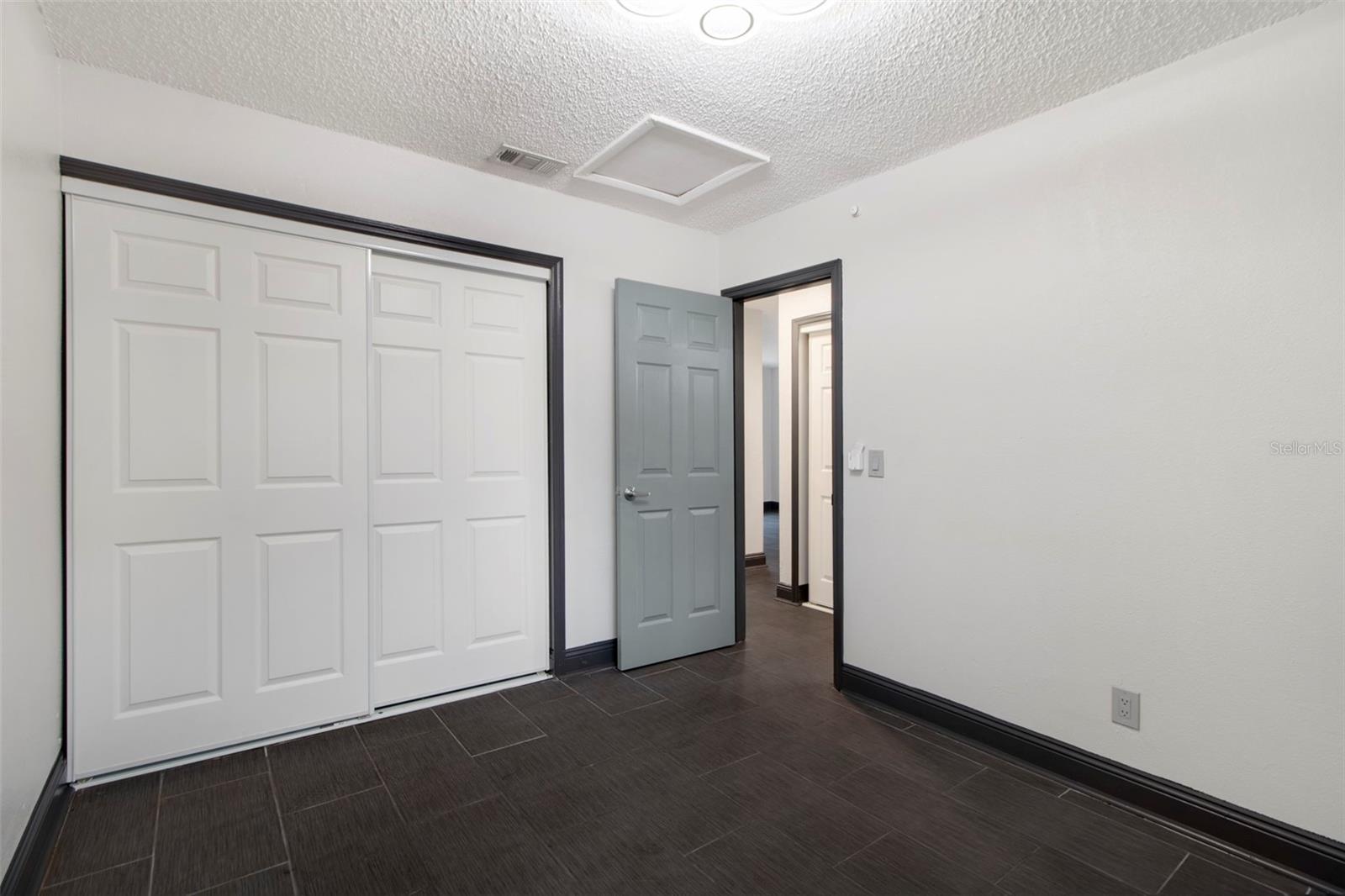 Image 16 of 25 For 7917 Lakeshore Drive