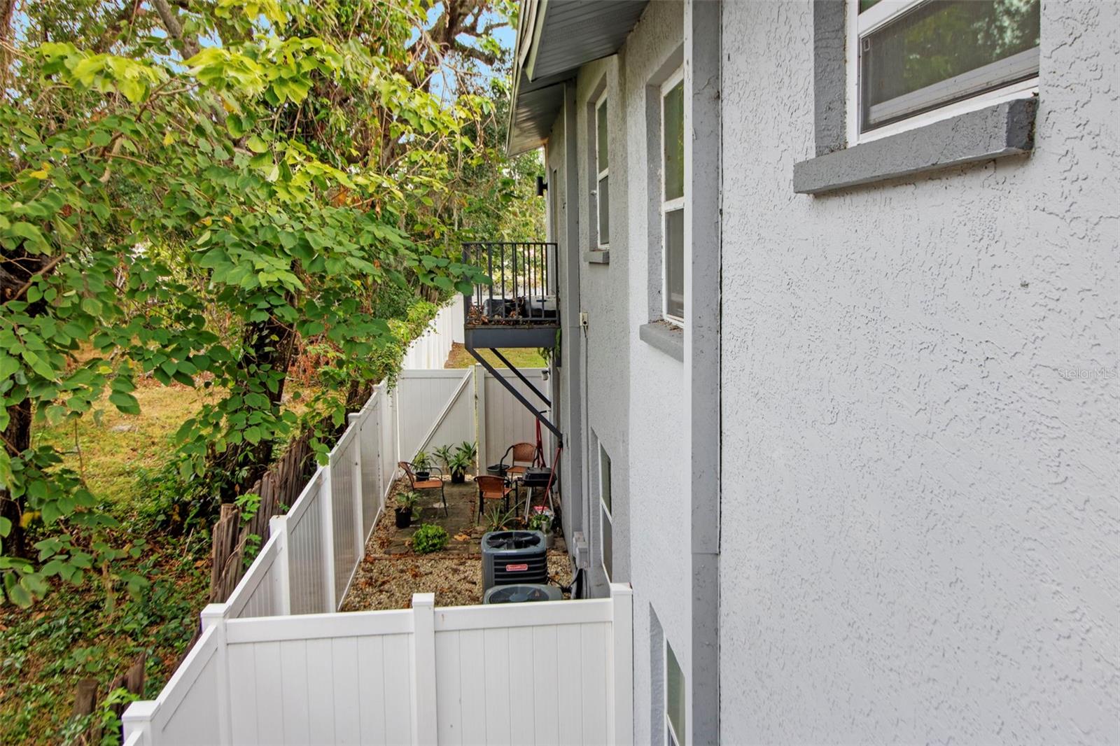 Image 19 of 25 For 7917 Lakeshore Drive