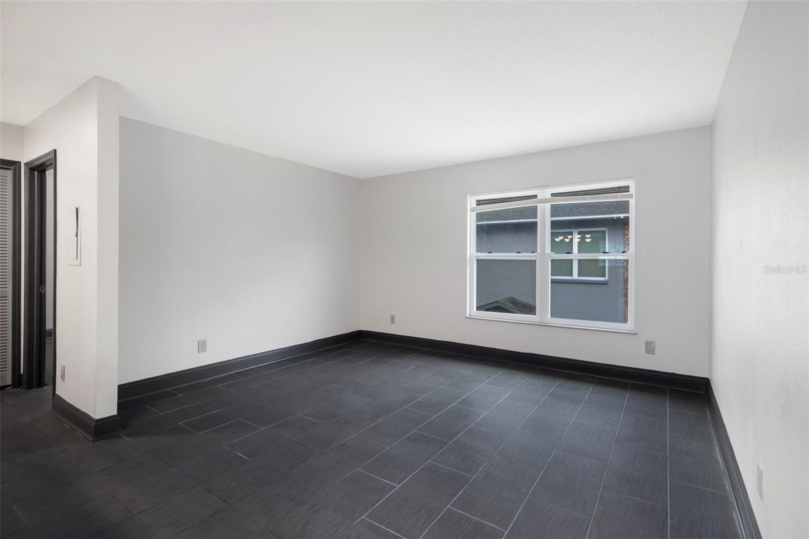 Image 6 of 25 For 7917 Lakeshore Drive